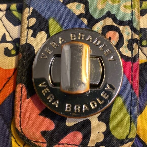 Vera Bradley Rio design Wallet - Picture 5 of 11